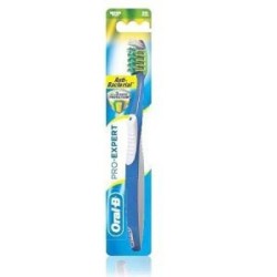 ORAL B BROSSE A DENTS EXPERT ANTI BACTERIAL MEDIUM